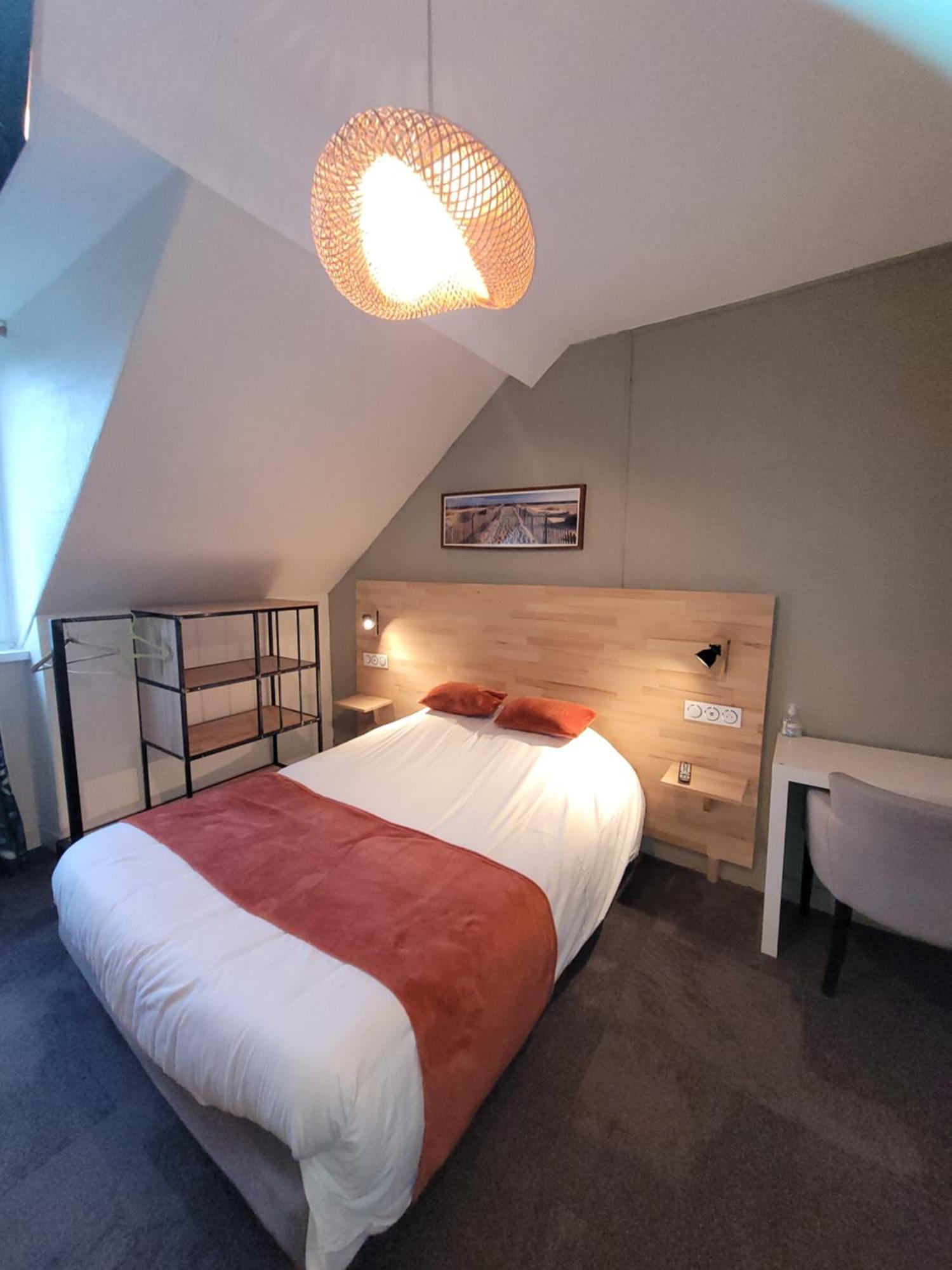 Le Petit Montmartre Hotel
