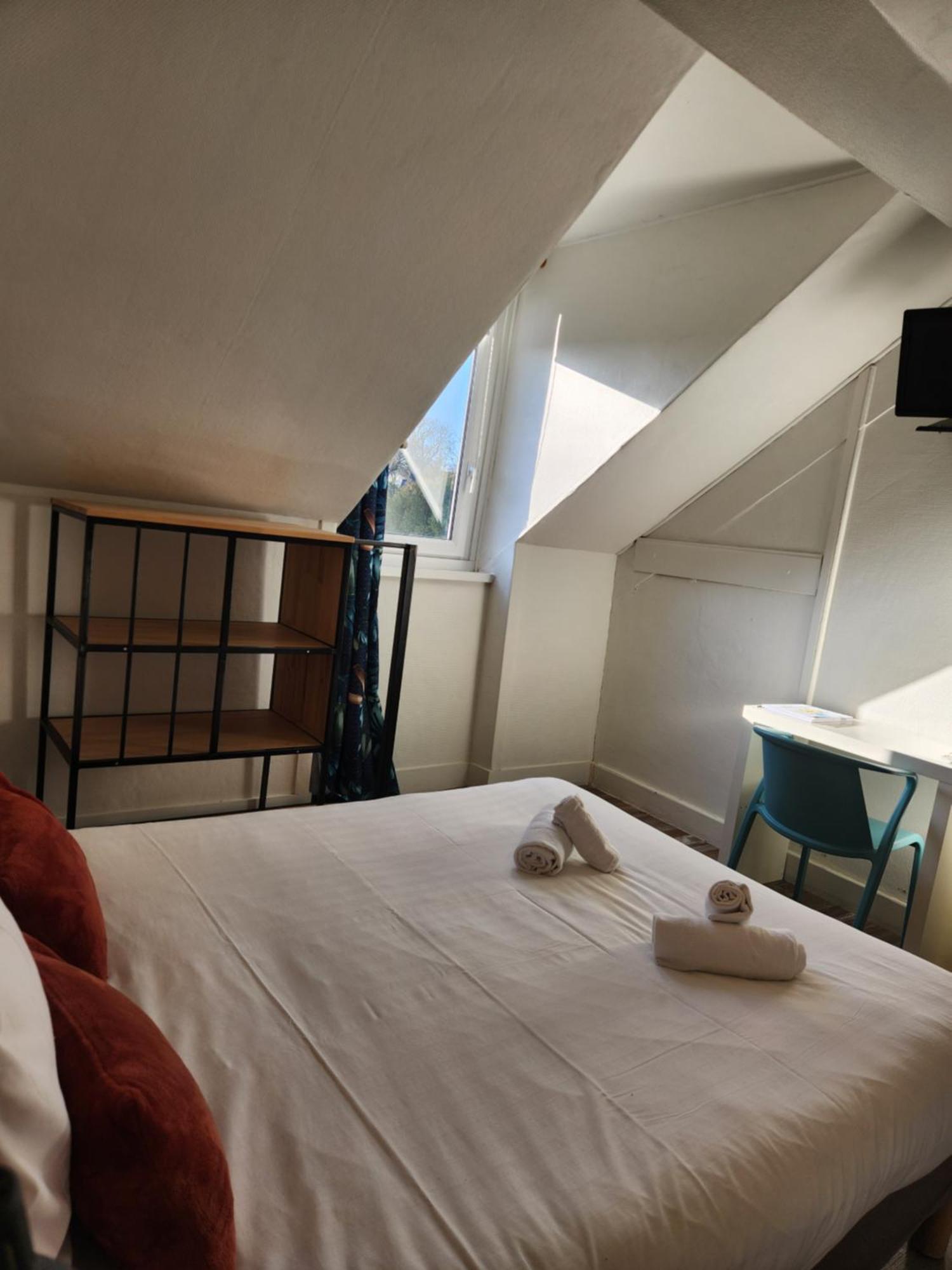 Hotel Le Petit Montmartre Dinard